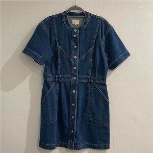 Sezane US 12 /  FR 44 denim button down short sleeve dress.